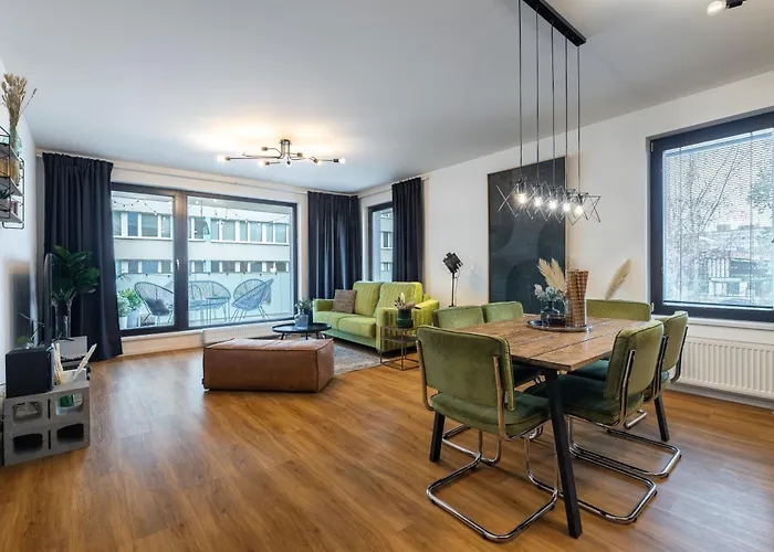 Invalidovna With Free Parking Lägenhet *