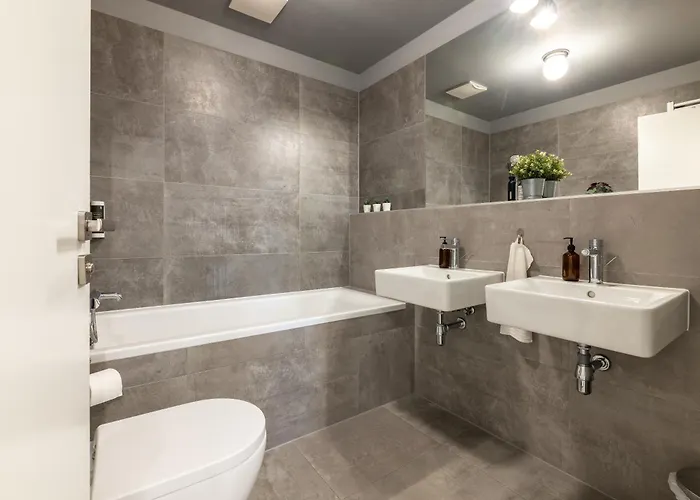 Invalidovna With Free Parking Prag