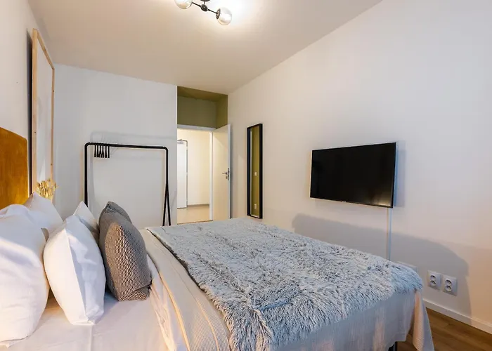 Invalidovna With Free Parking * Prag