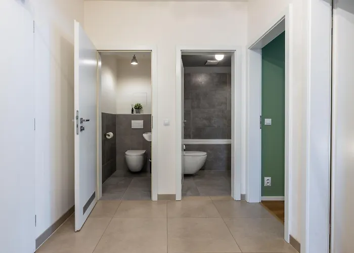 Invalidovna With Free Parking Lägenhet